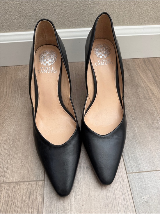 Vince Camuto Shoes - Vince Camuto Black Pointed-Toe Leather Pumps